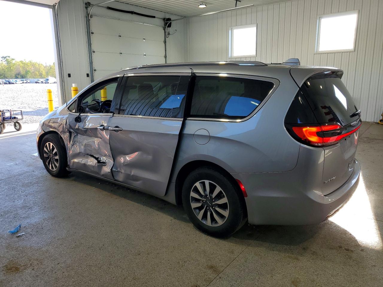 Chrysler Pacifica Touring L