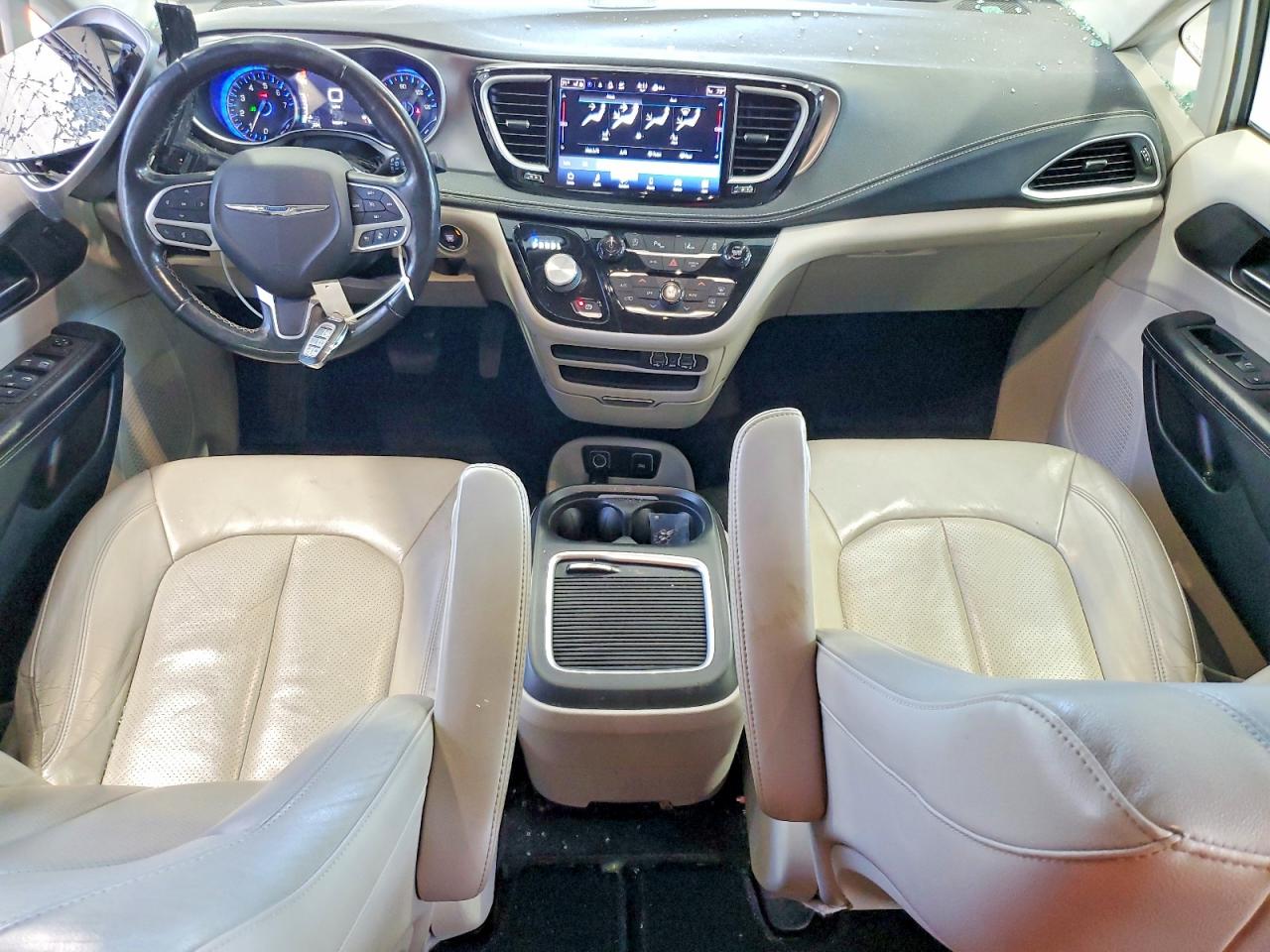 Chrysler Pacifica Touring L