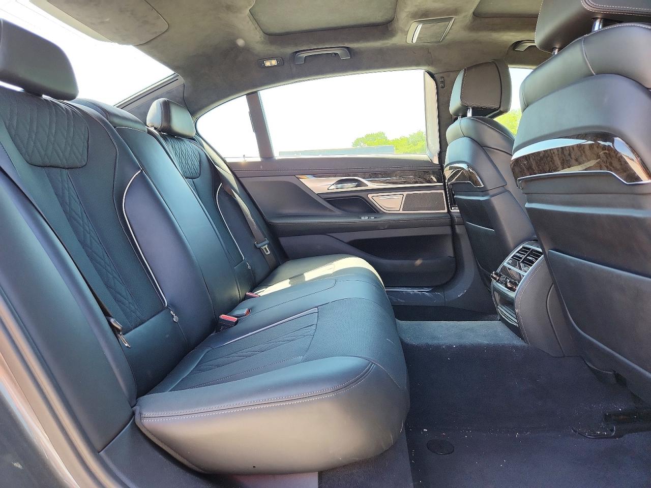 BMW 7 Series Xi