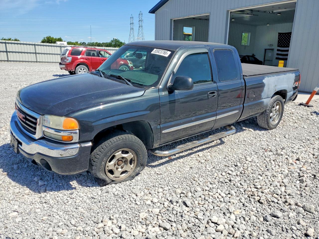 Salvage GMC Sierra Image