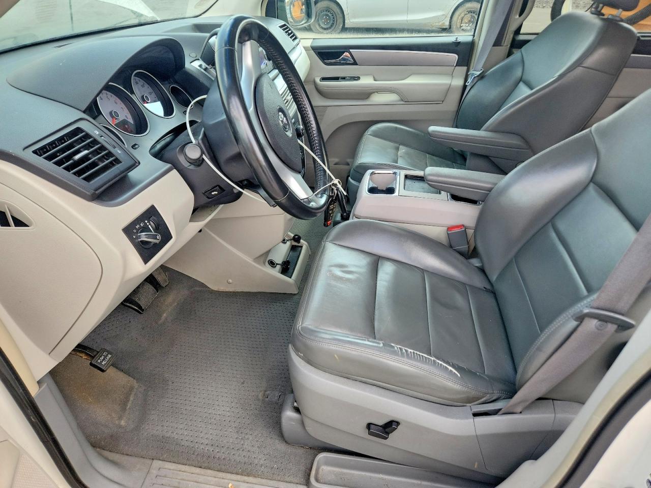 Volkswagen Routan Sel