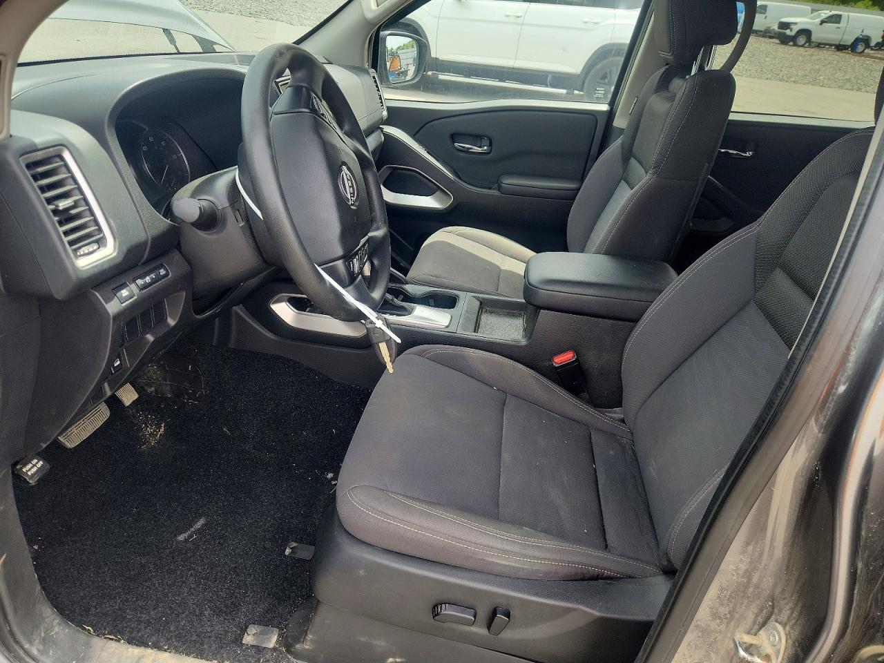 Nissan Frontier Sv