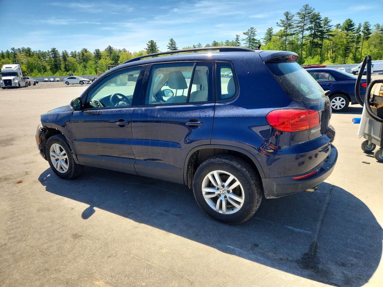 Volkswagen Tiguan S