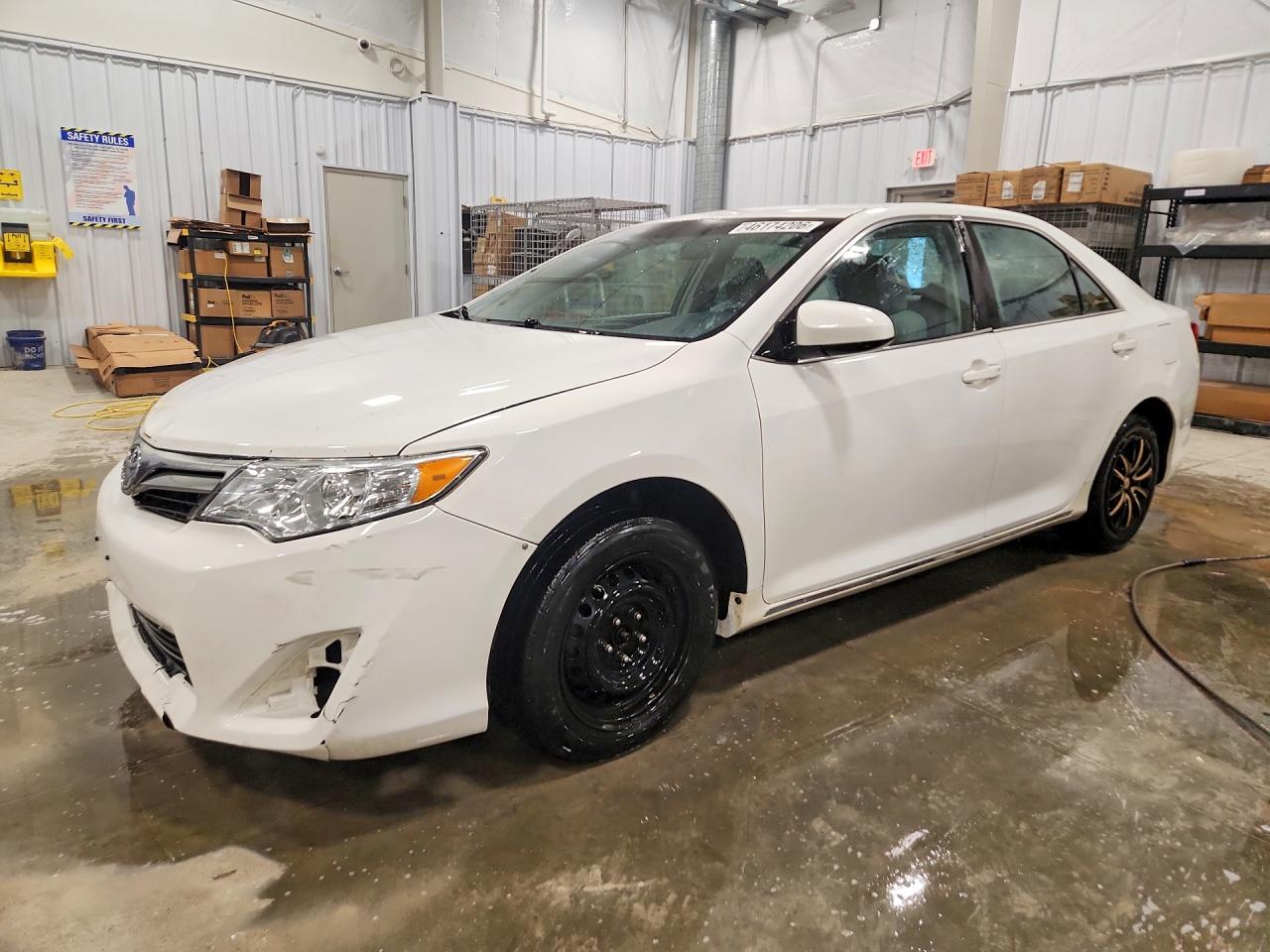 Salvage Toyota Camry Image