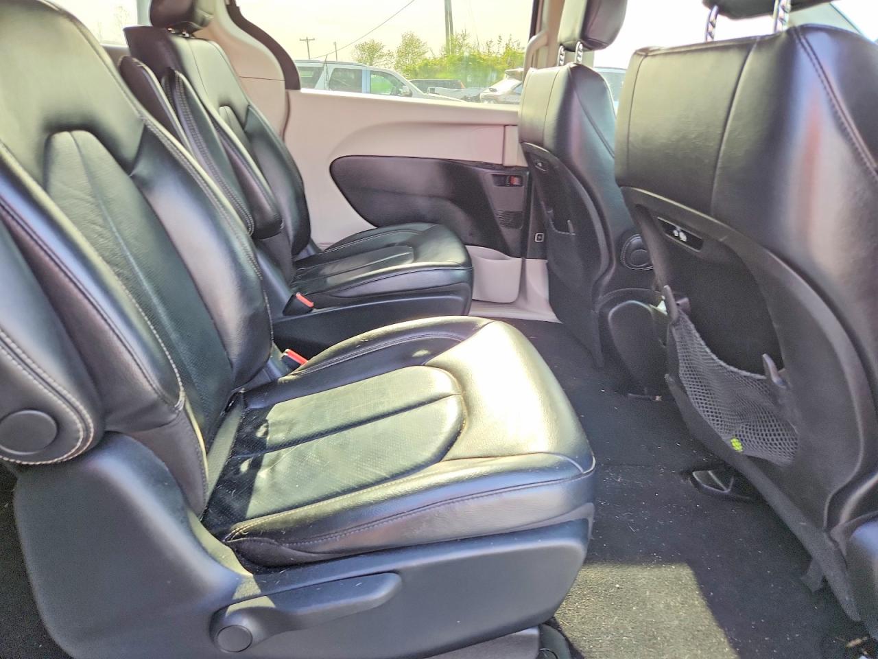Chrysler Pacifica Hybrid Touring L