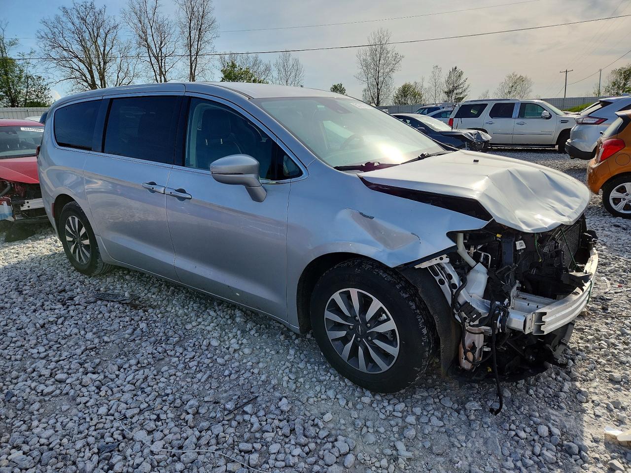 Chrysler Pacifica Hybrid Touring L
