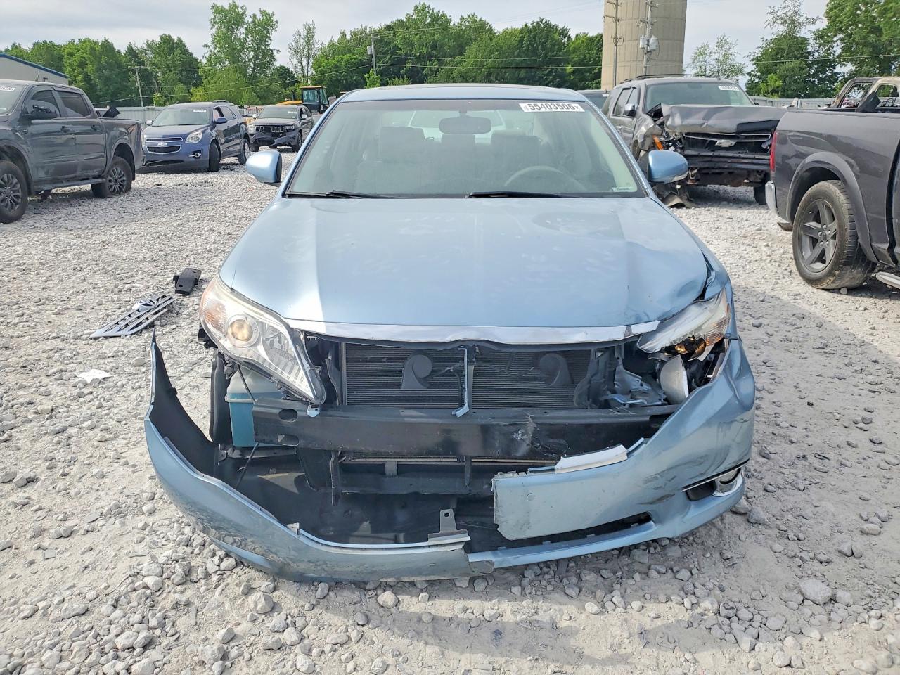 Toyota Avalon Base