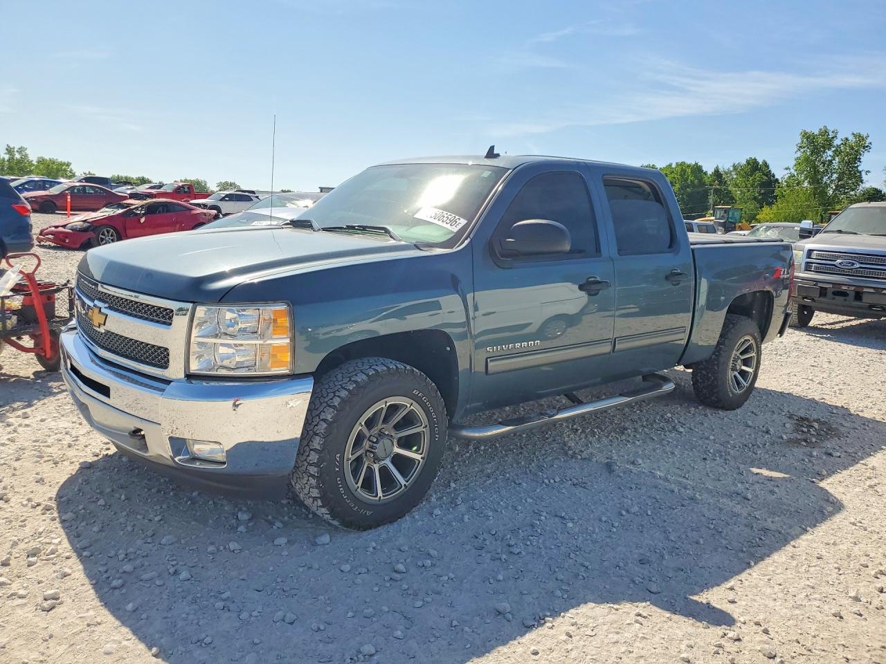 Salvage Chevrolet Silverado Image