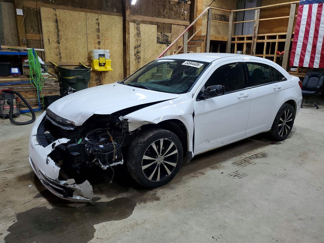 Salvage Chrysler 200 Image
