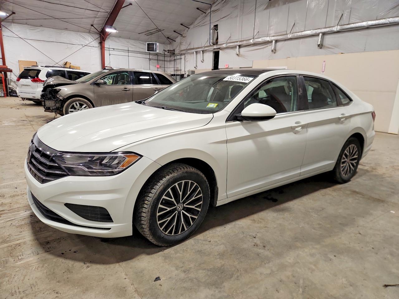 Salvage Volkswagen Jetta Image