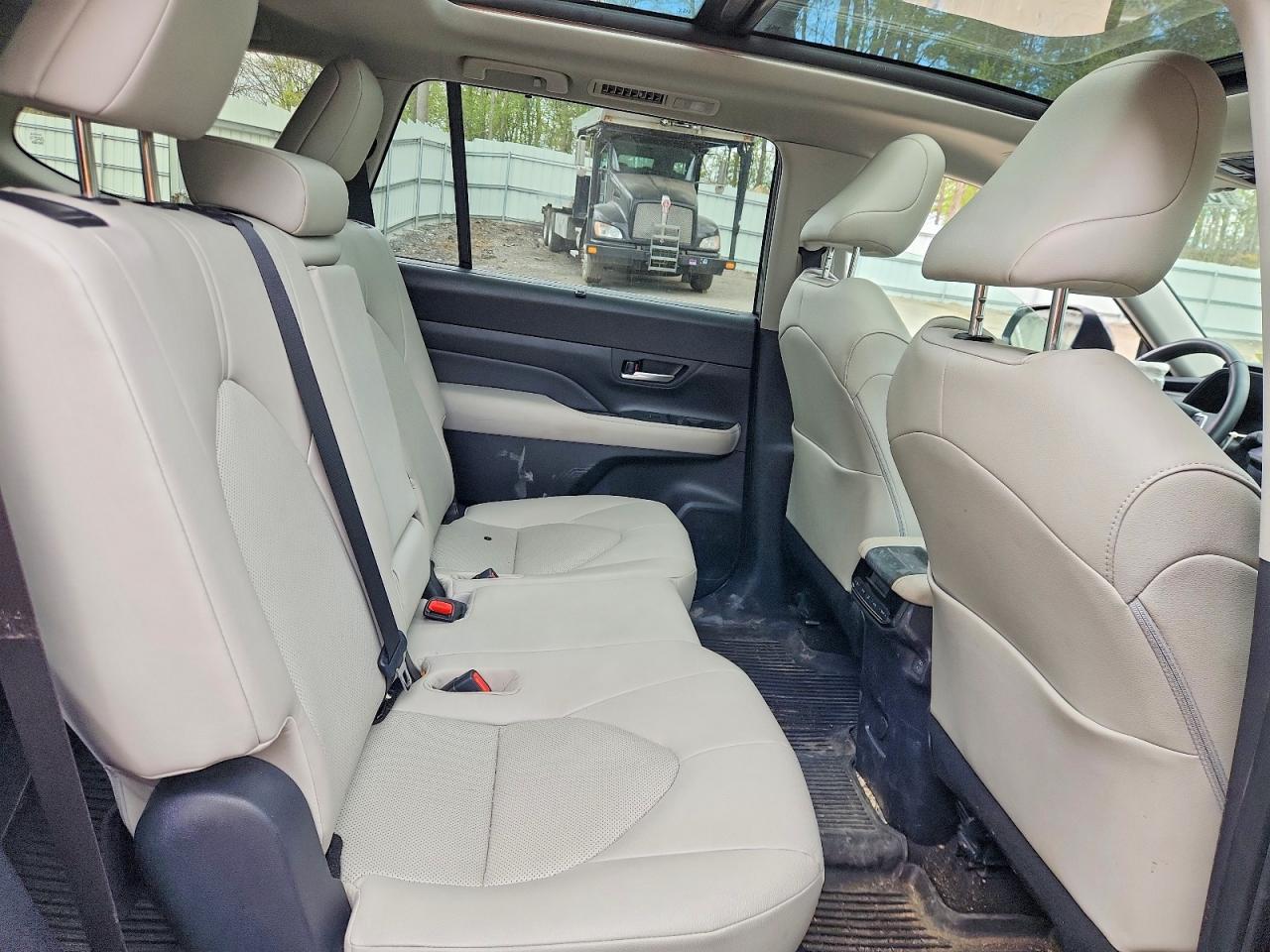 Toyota Grand High Xle