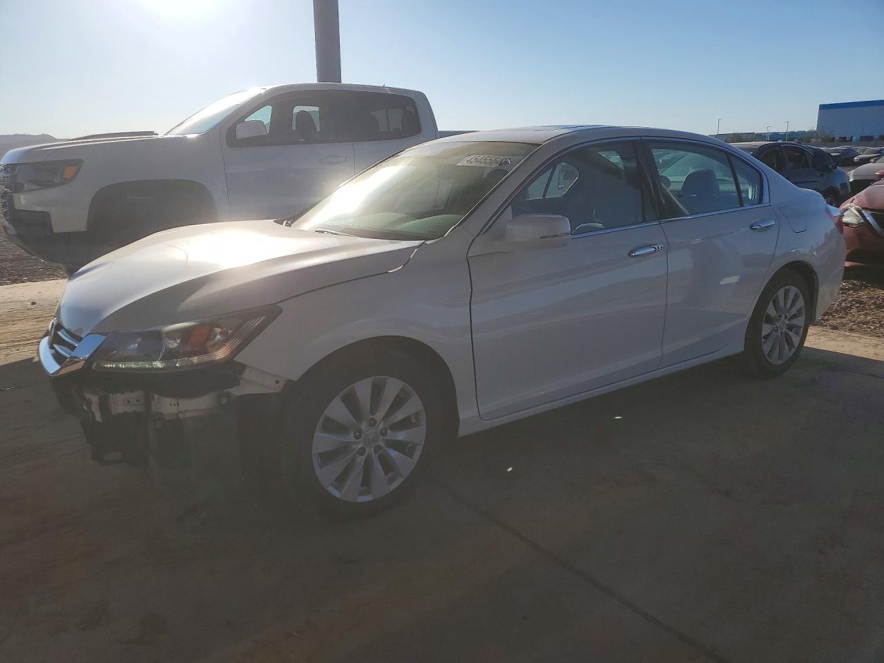 Salvage Honda Accord Image