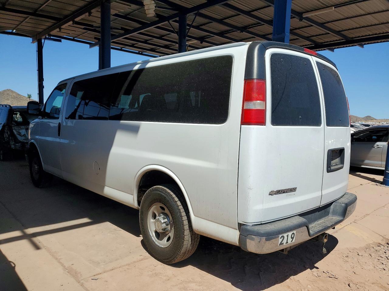 Chevrolet Express Lt