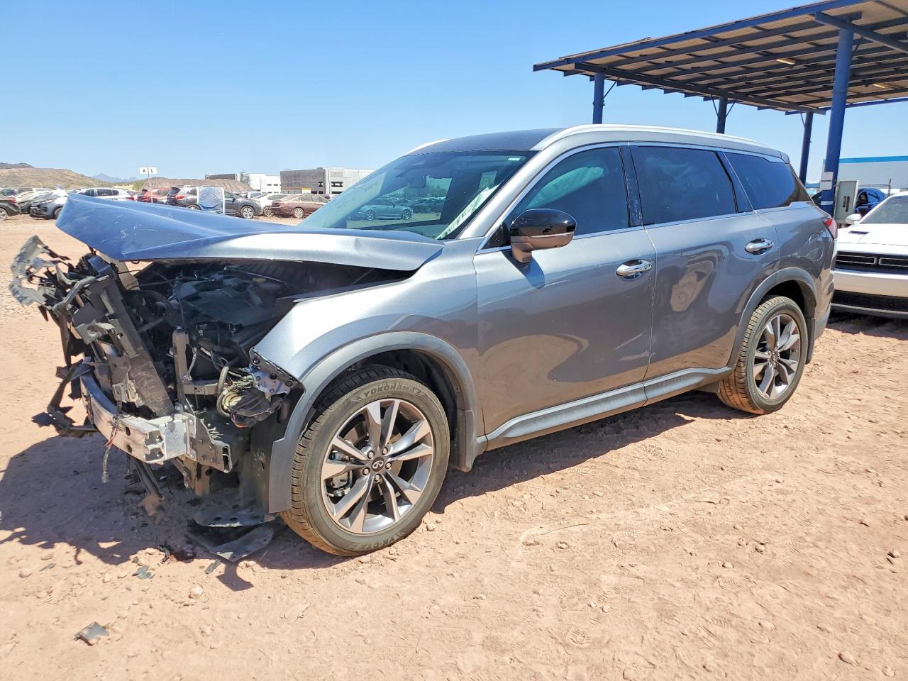 Salvage INFINITI Qx Image