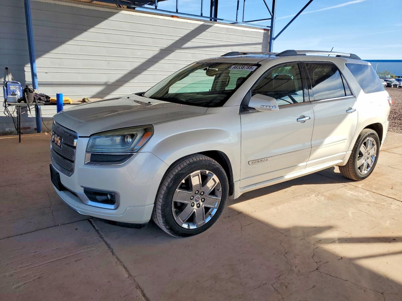 Salvage GMC Acadia Image