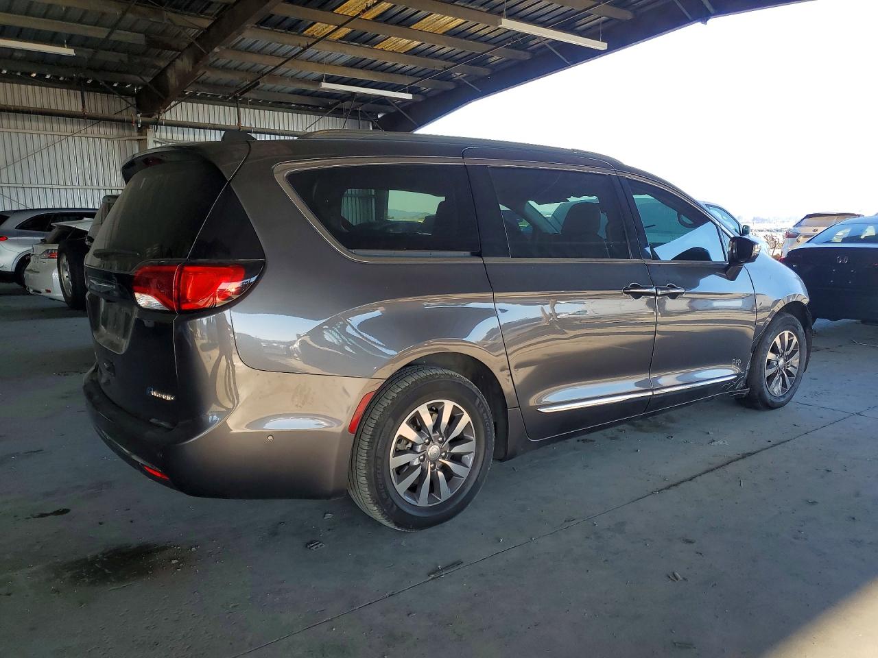 Chrysler Pacifica Hybrid Limited