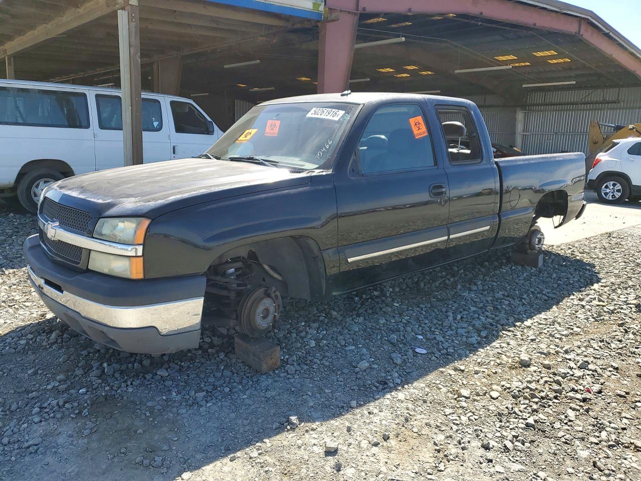Salvage Chevrolet Silverado Image