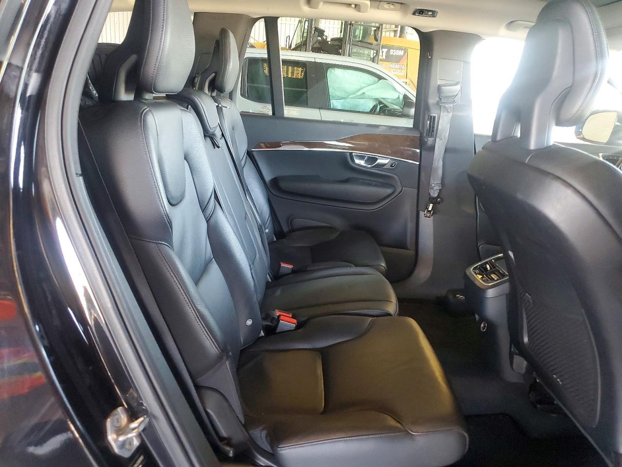 Volvo XC90 T6