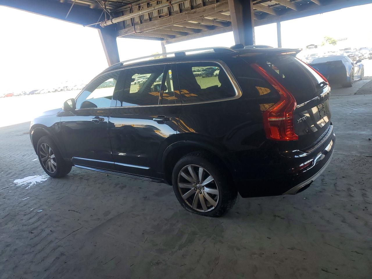 Volvo XC90 T6