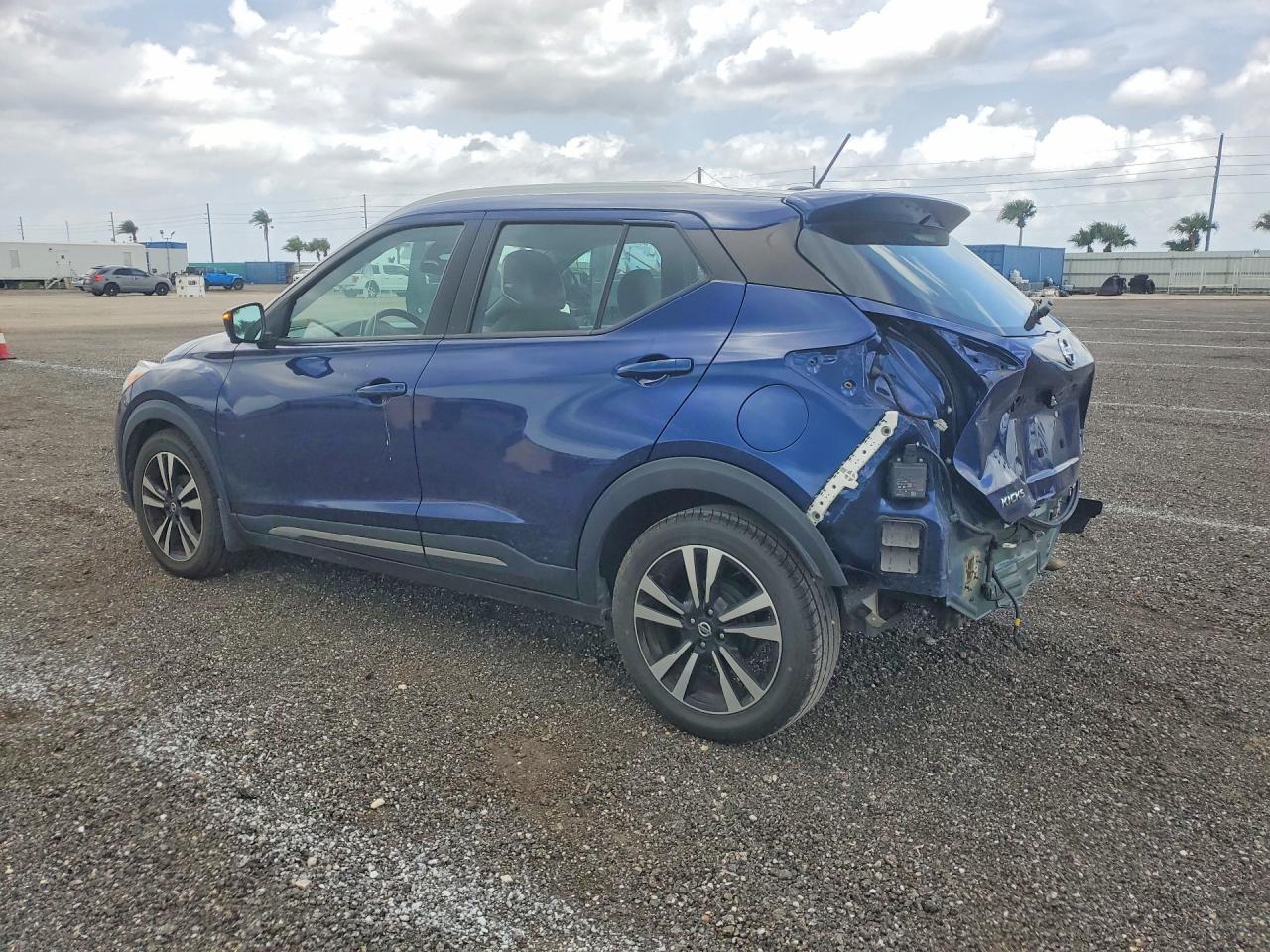 Nissan Kicks Sr