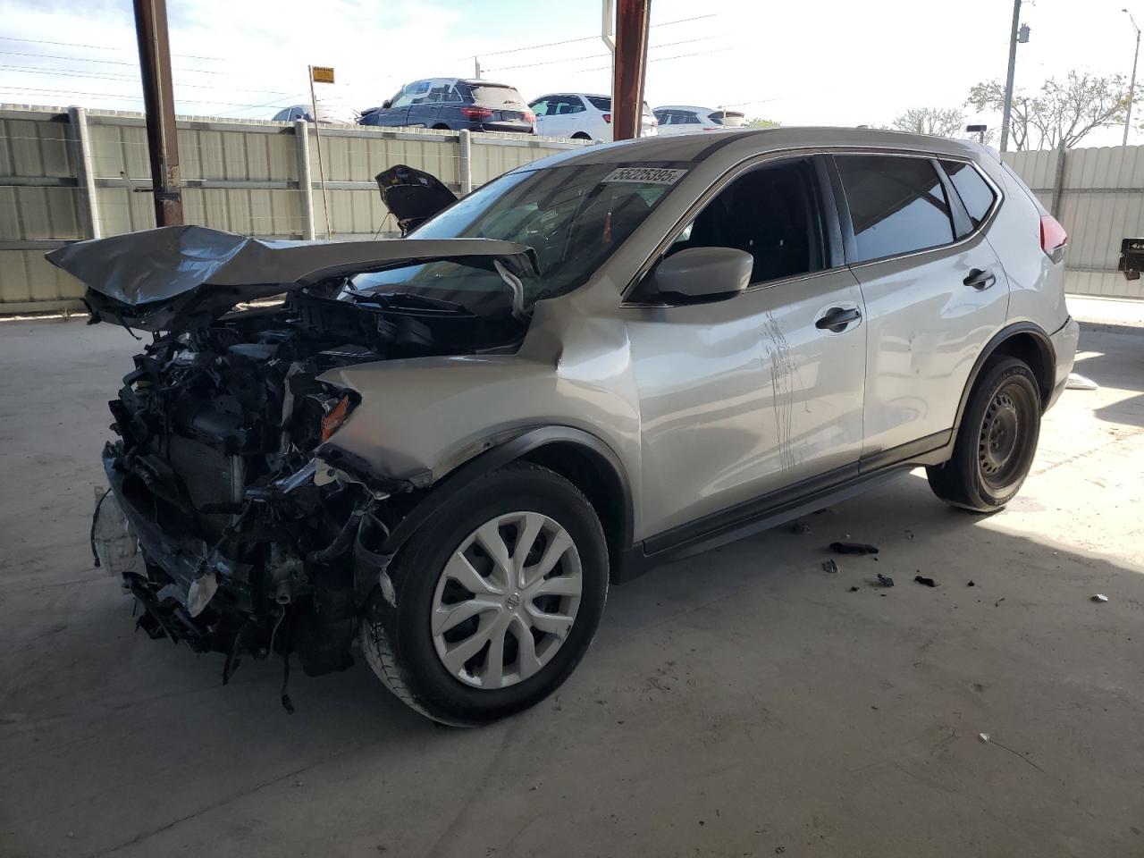 Salvage Nissan Rogue Image