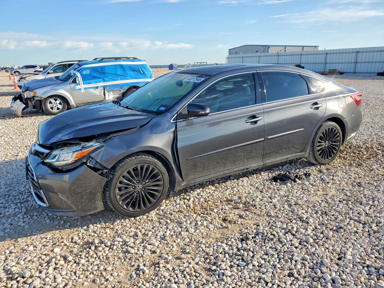 Salvage Toyota Avalon Image