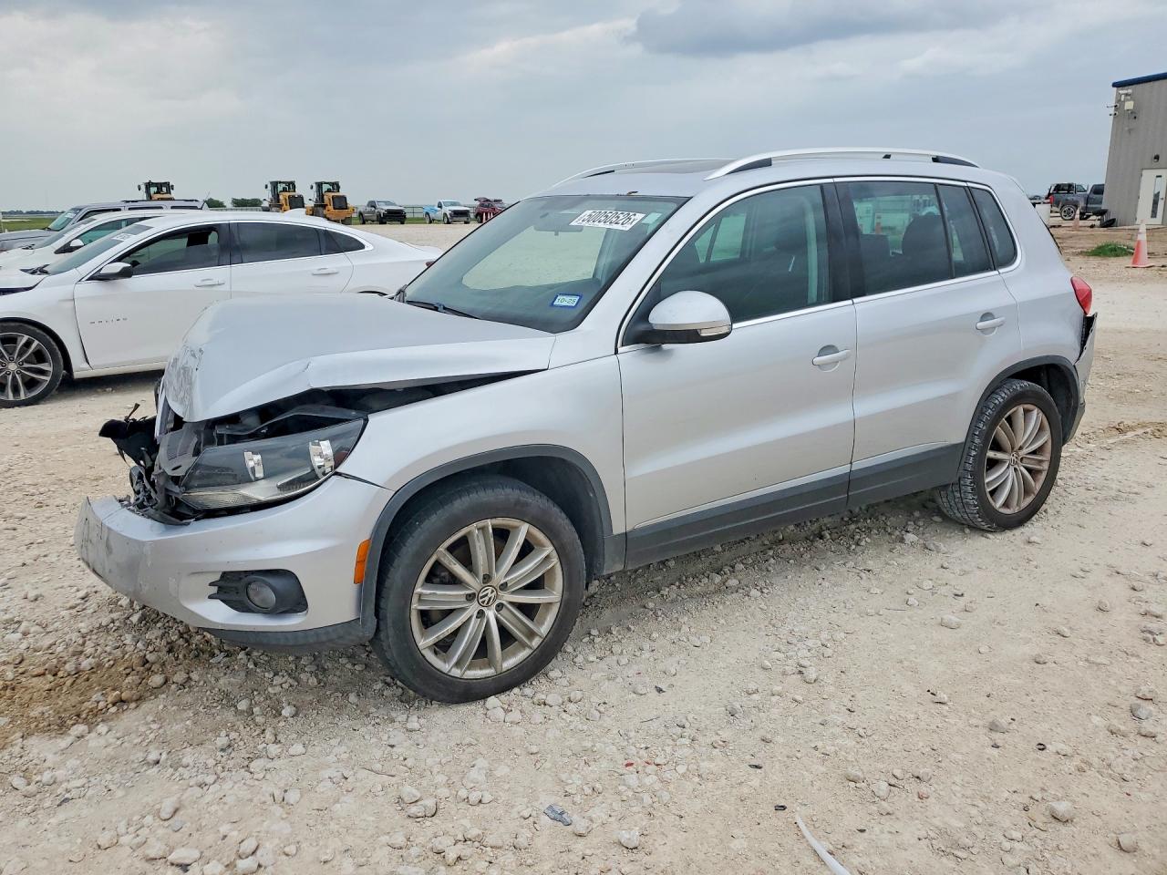 Salvage Volkswagen Tiguan Image