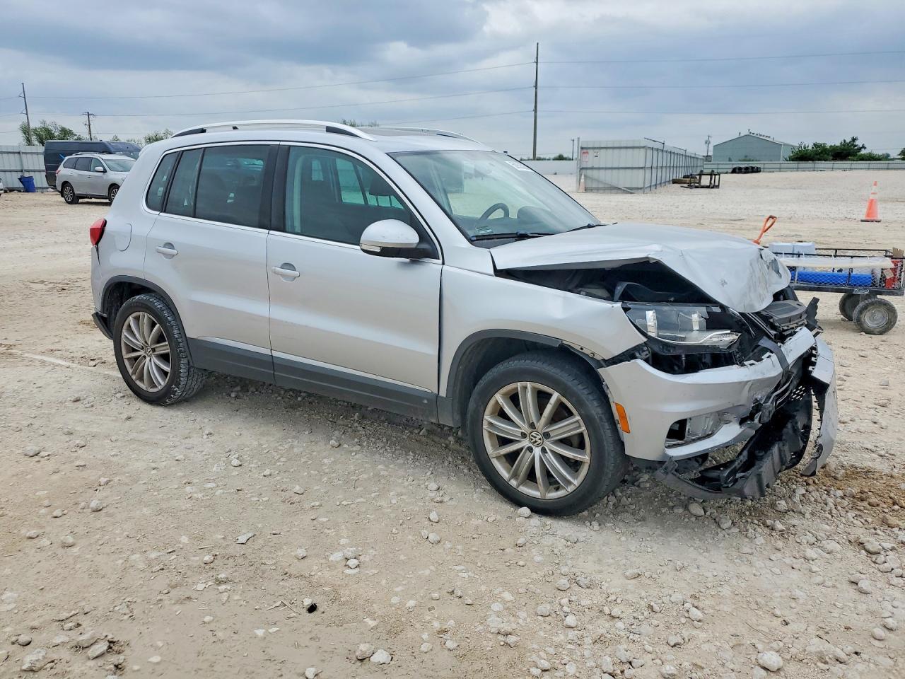 Volkswagen Tiguan S