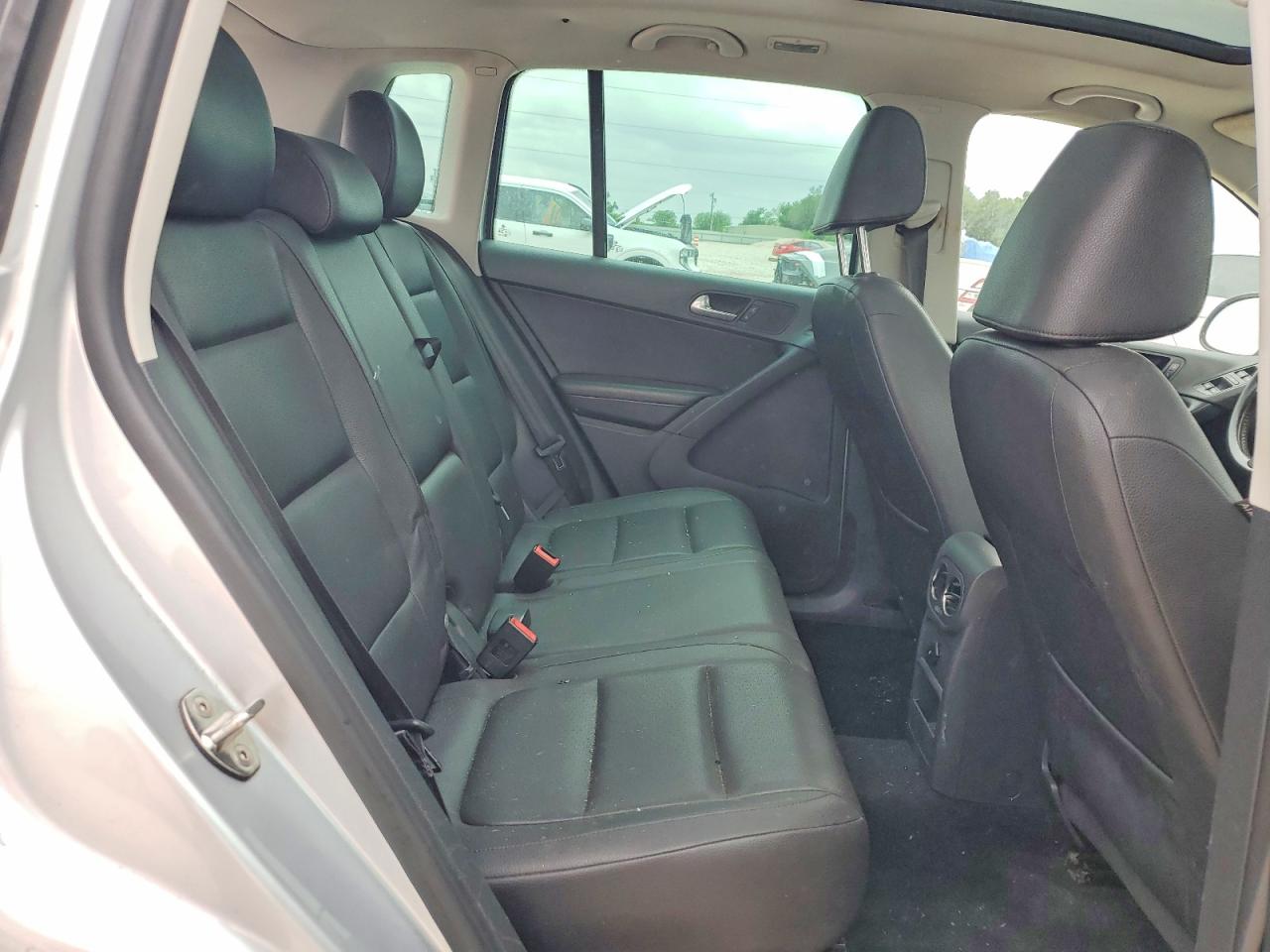 Volkswagen Tiguan S