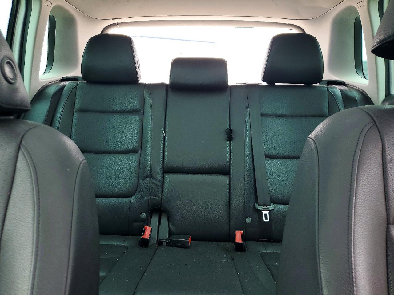 Volkswagen Tiguan S