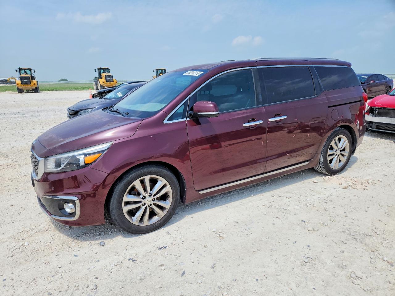 Salvage Kia Sedona Image