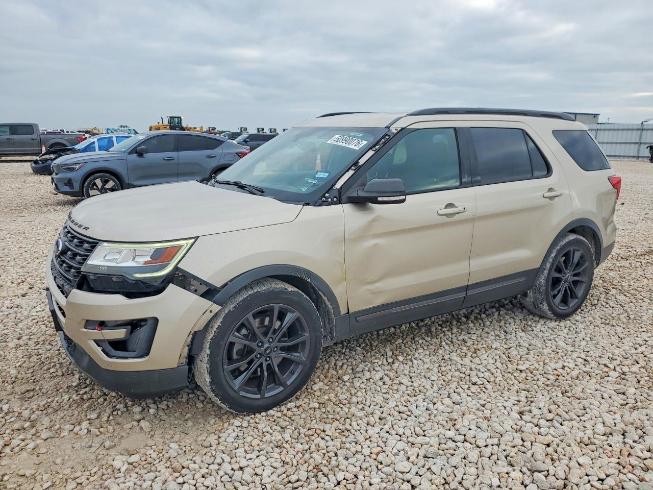 Salvage Ford Explorer Image