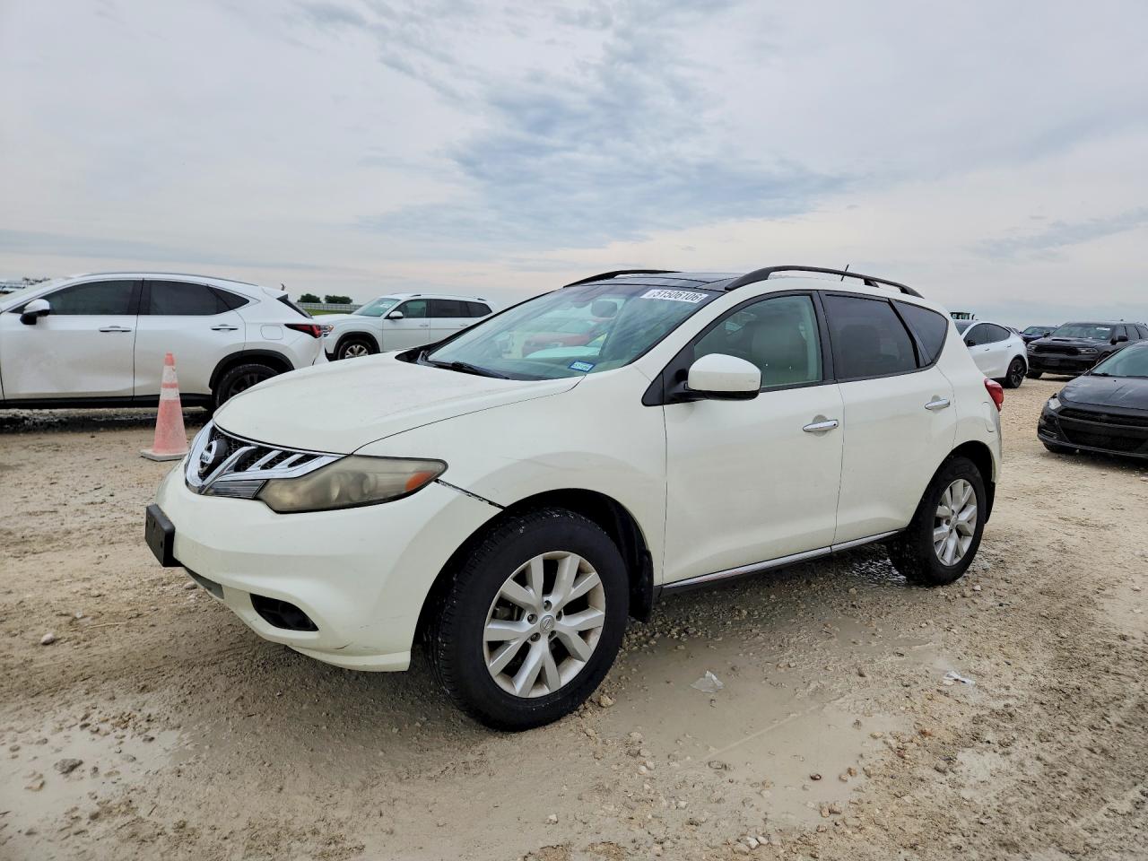 Salvage Nissan Murano Image