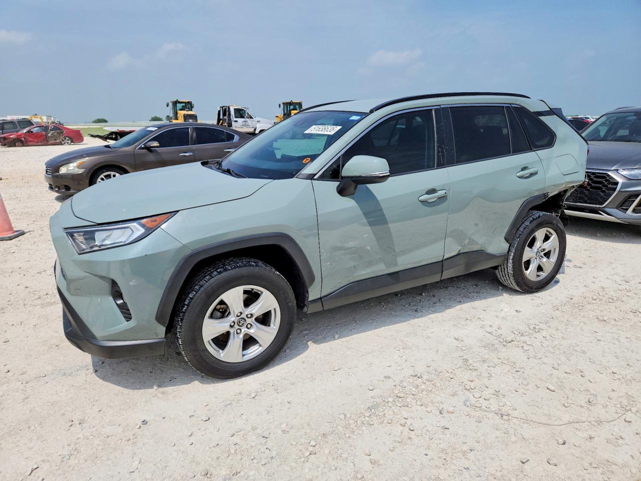 Salvage Toyota RAV4 Image