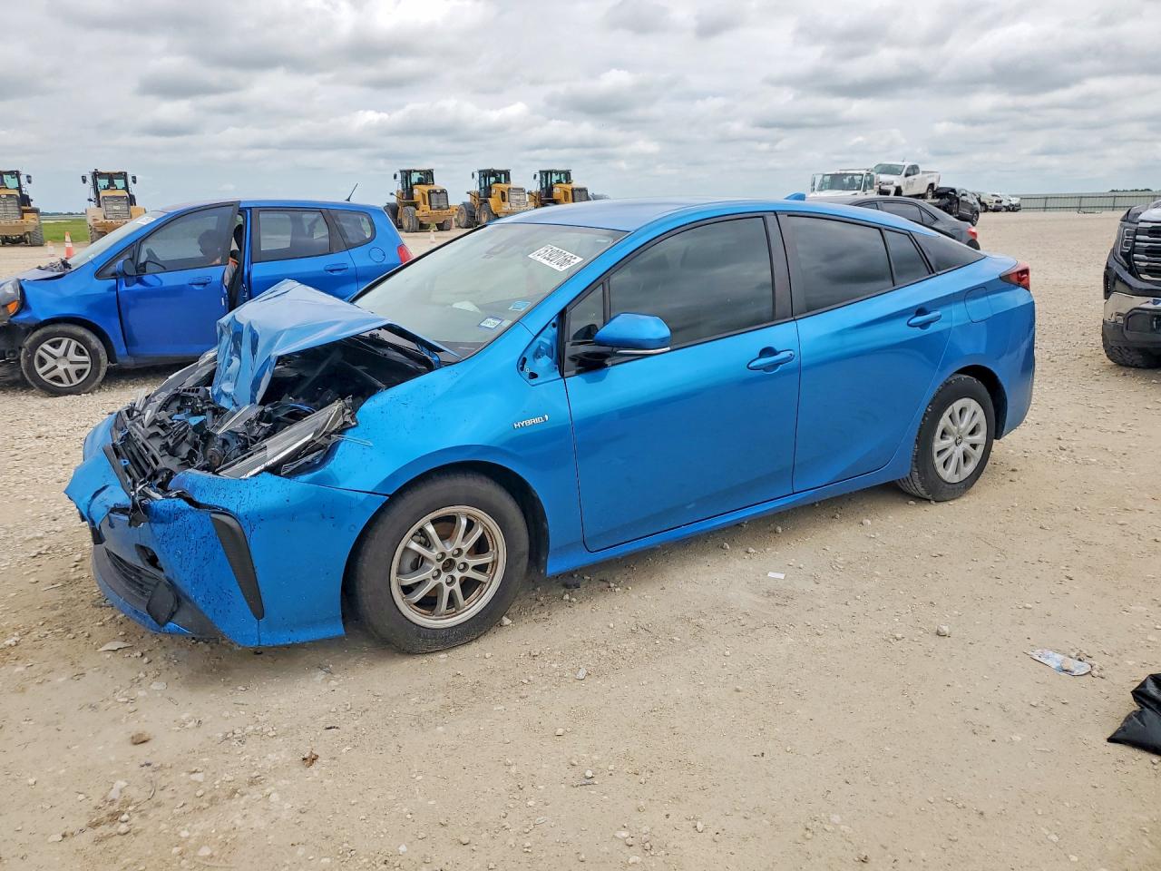 Salvage Toyota Prius Image