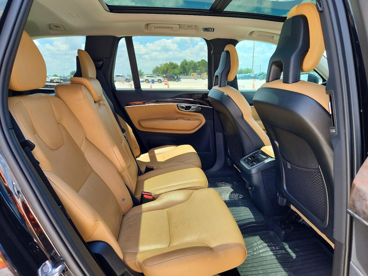 Volvo XC90 T6
