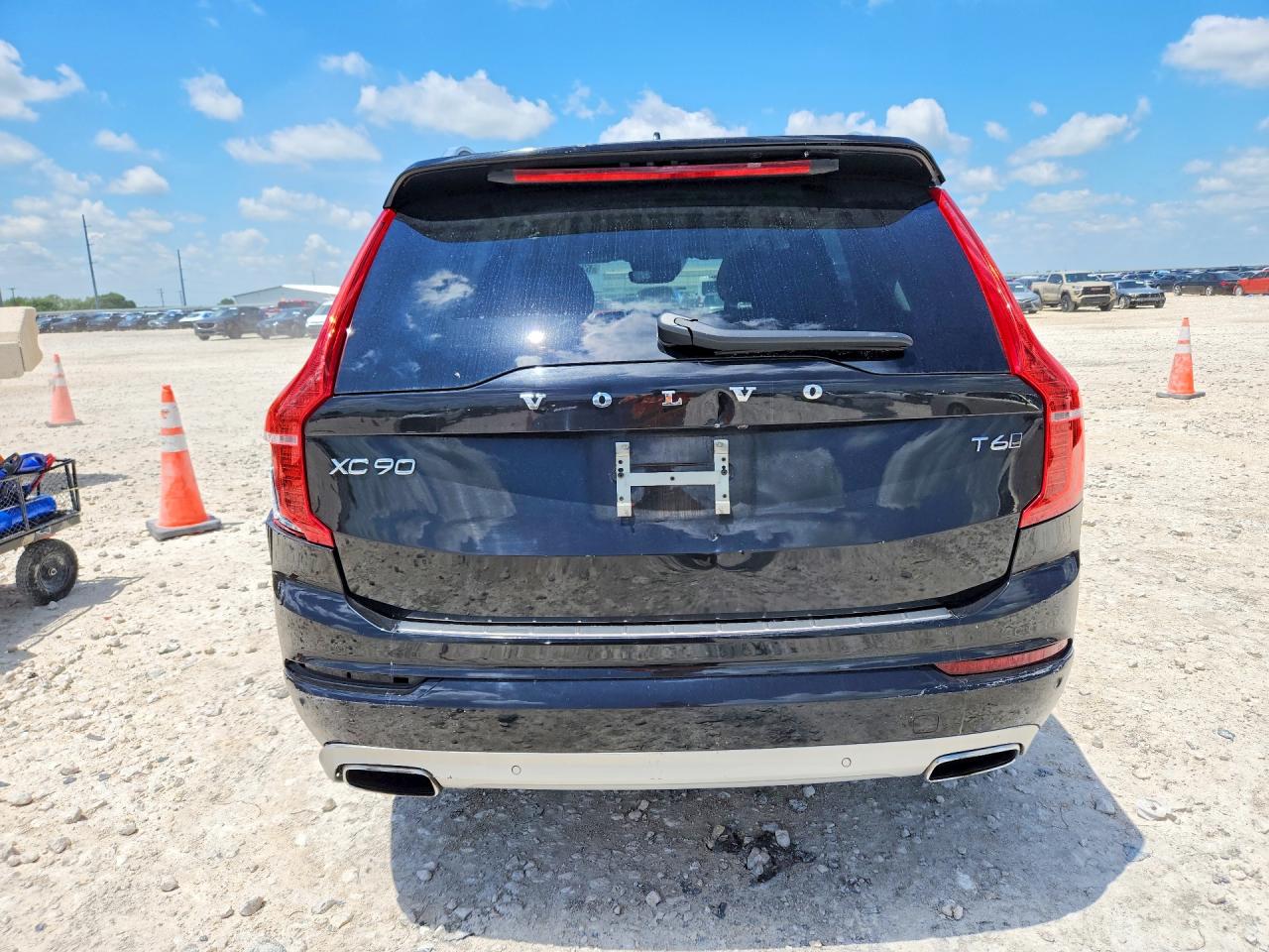 Volvo XC90 T6