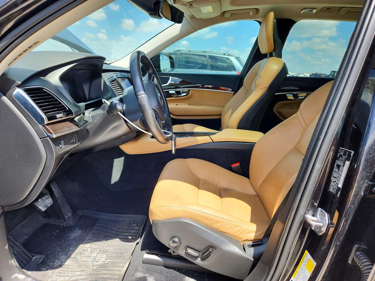 Volvo XC90 T6