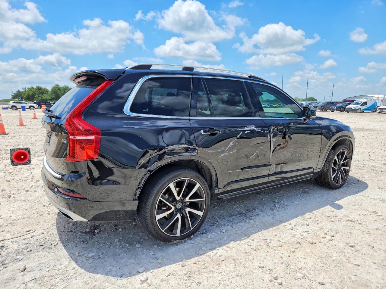 Volvo XC90 T6