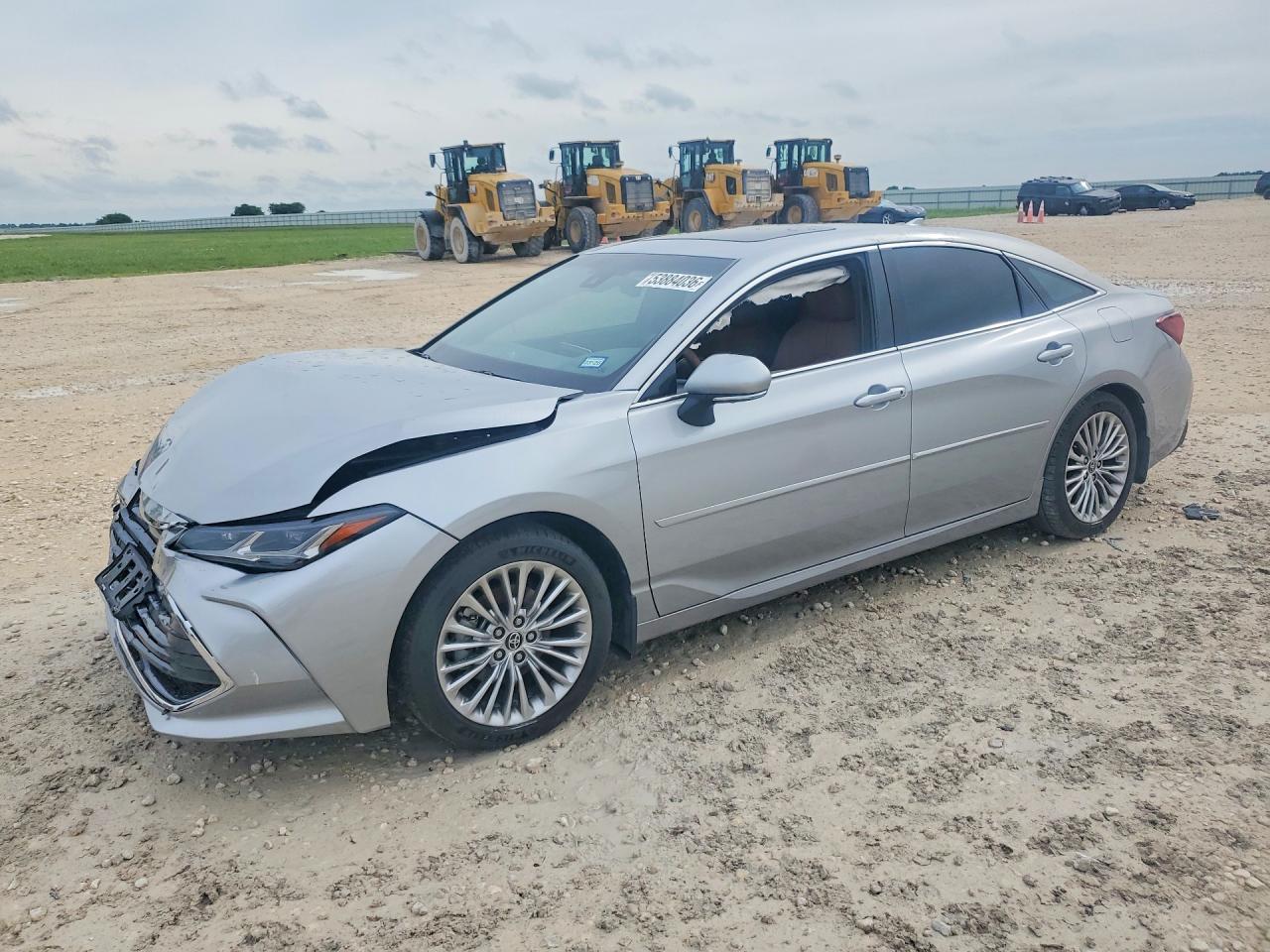 Salvage Toyota Avalon Image