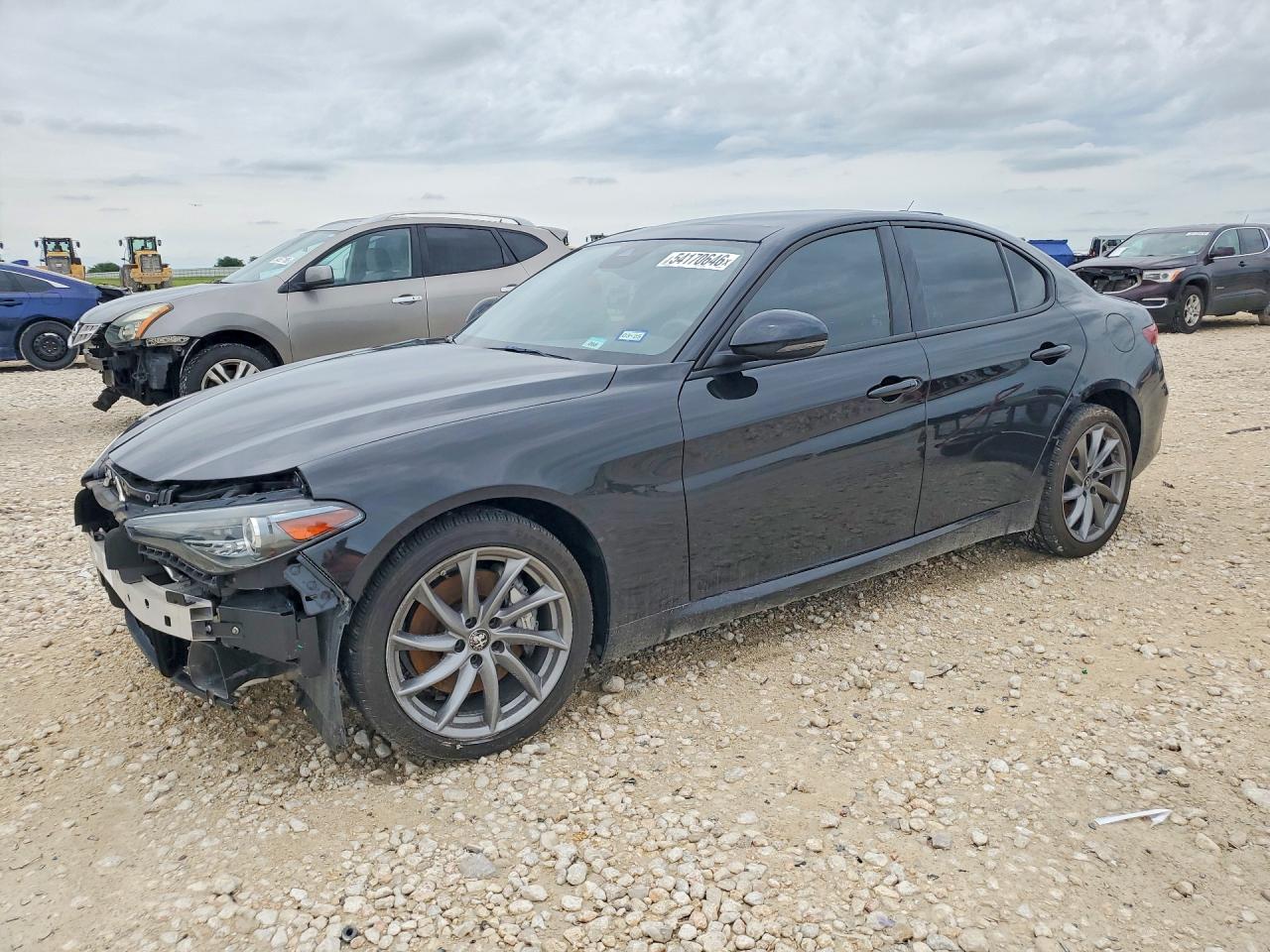 Salvage Alfa Romeo Giulia Image