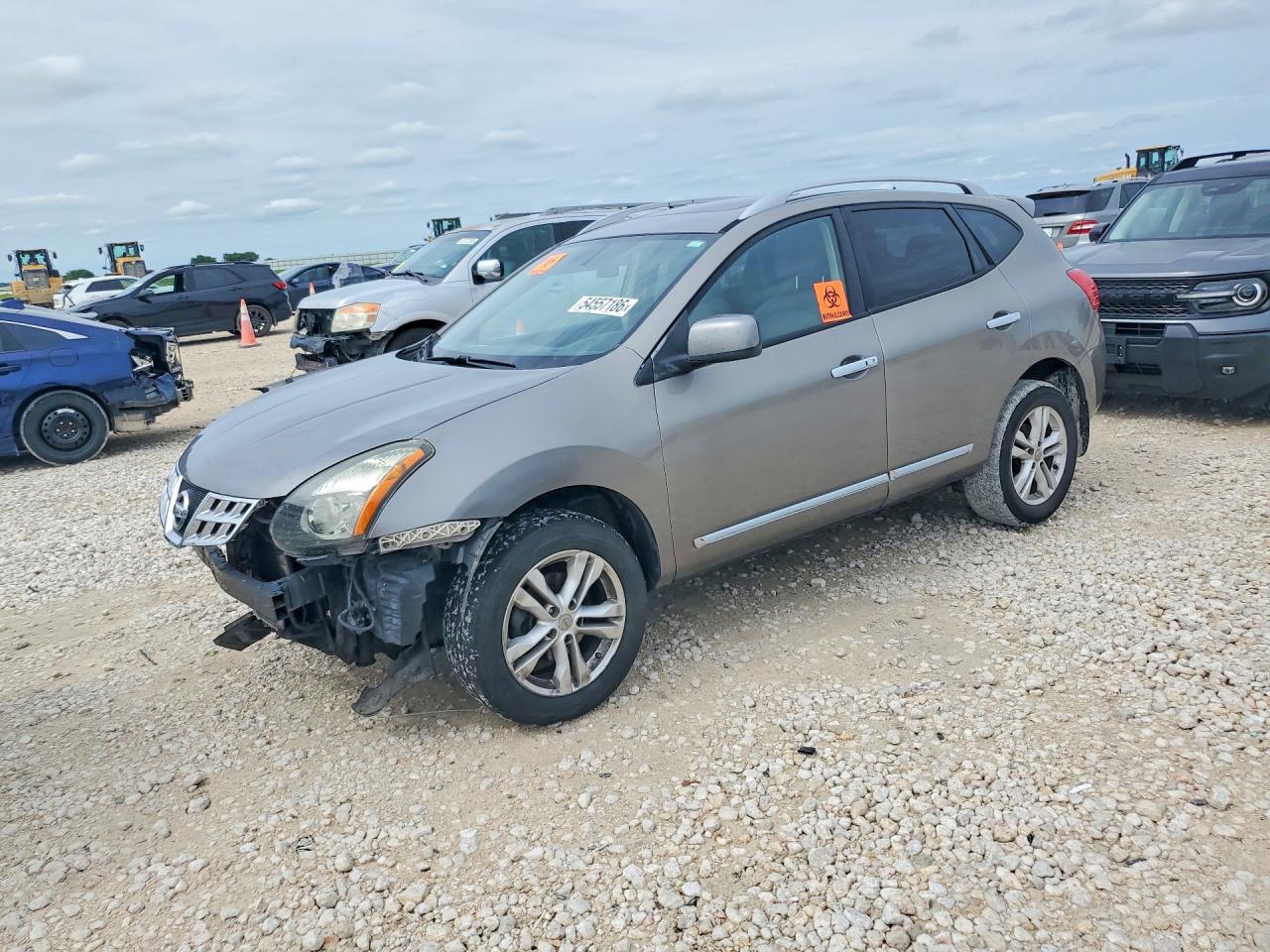 Salvage Nissan Rogue Image