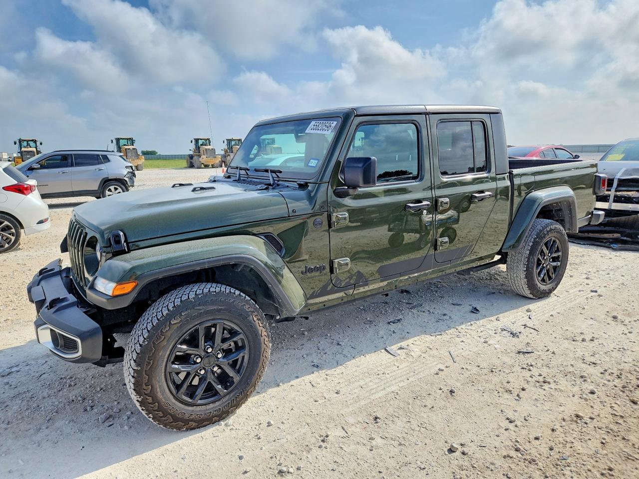 Salvage Jeep Gladiator Image