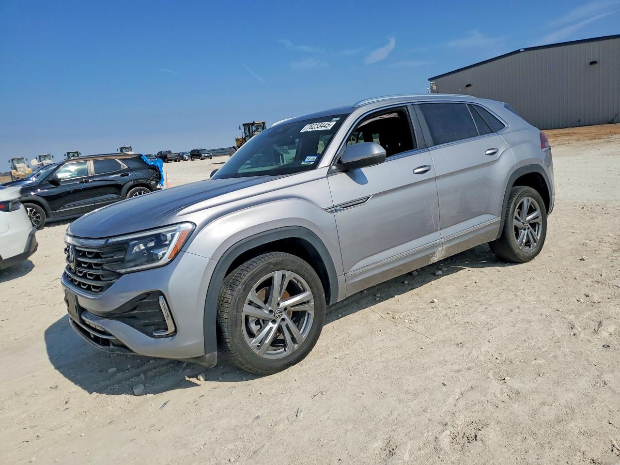 Salvage Volkswagen Atlas Image