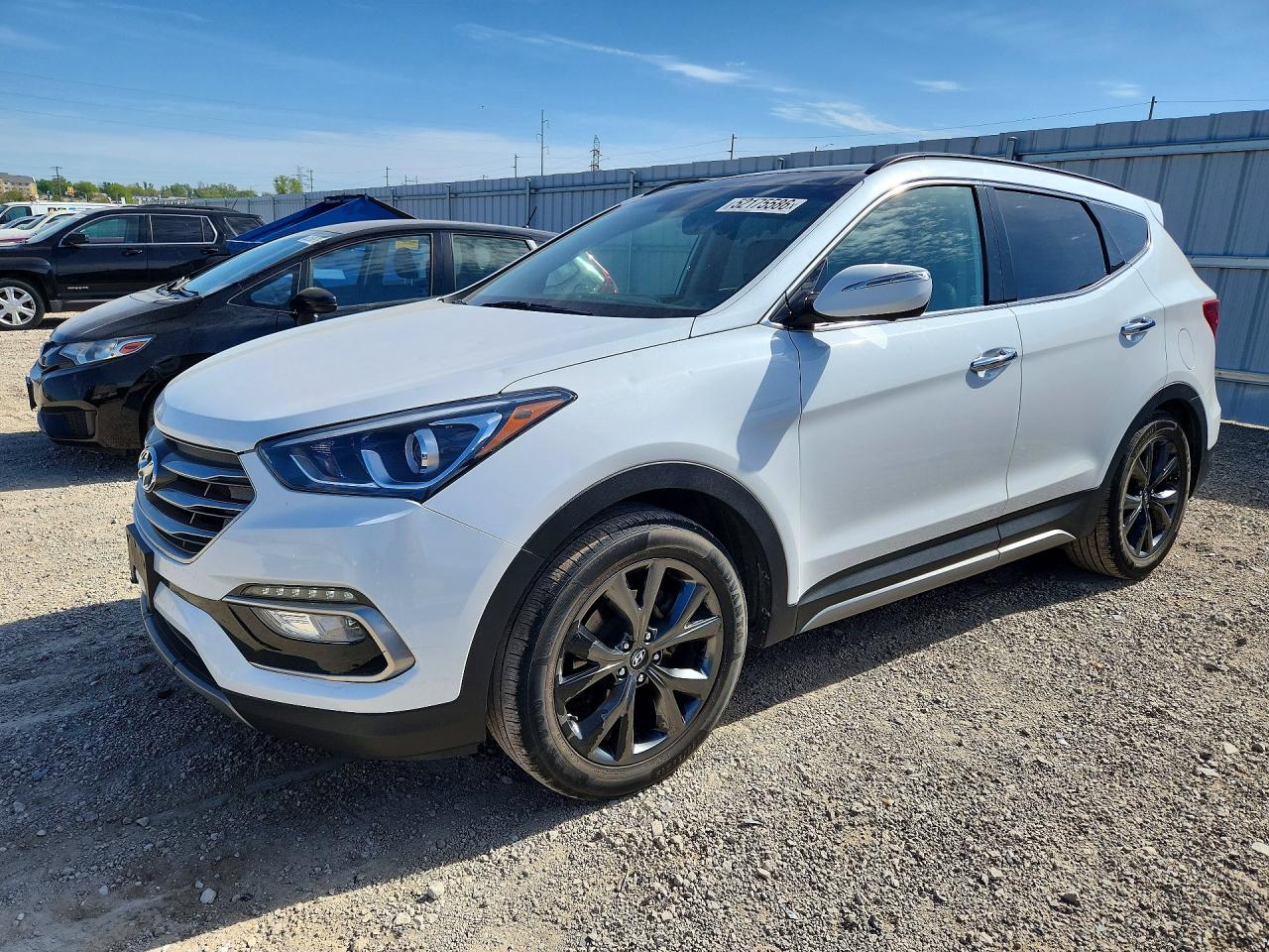 Salvage Hyundai SANTA FE Image
