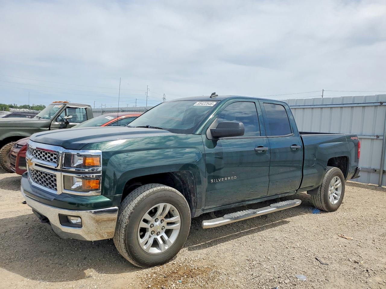 Salvage Chevrolet Silverado Image