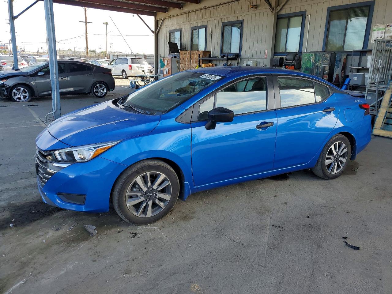 Salvage Nissan Versa Image