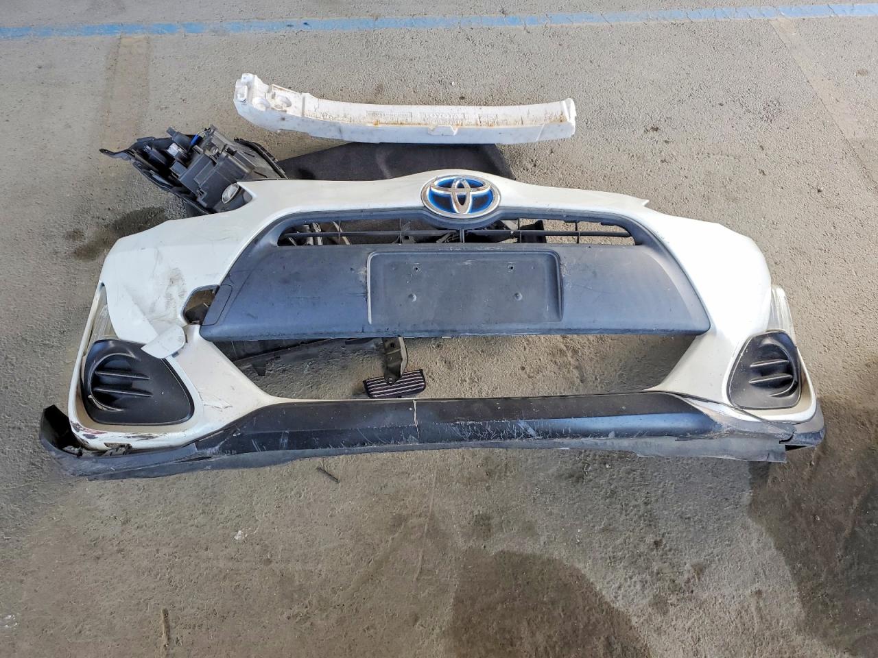 Toyota Prius c Three