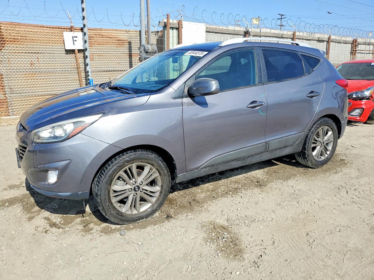 Salvage Hyundai TUCSON Image