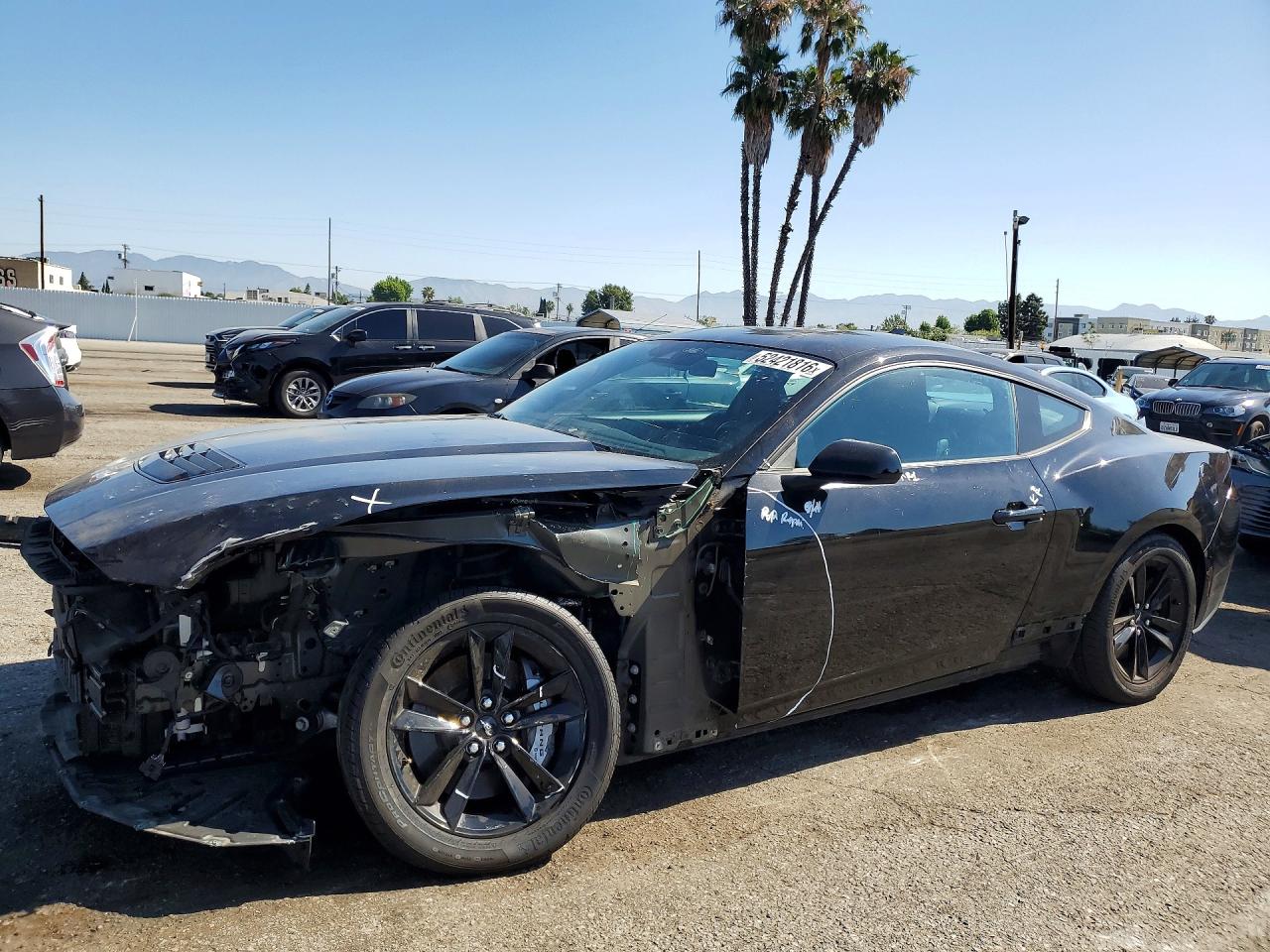 Salvage Ford Mustang Image